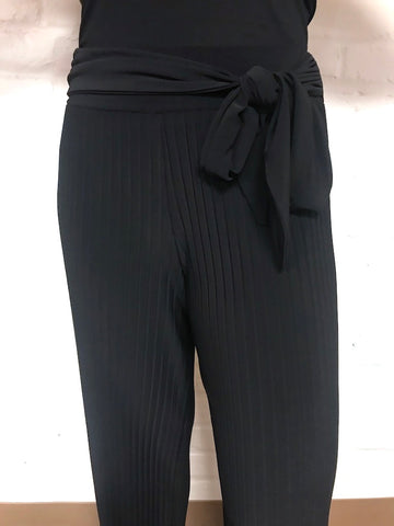 Full Pleated Black Pant