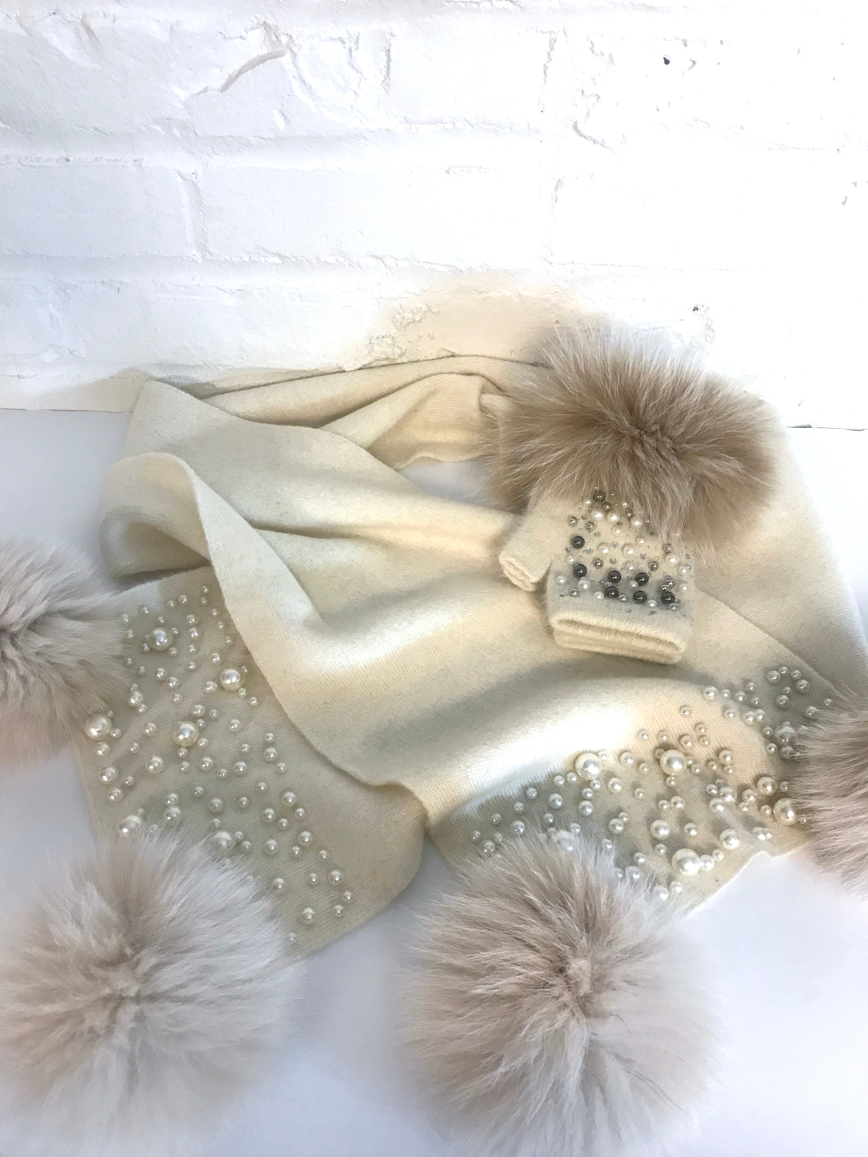 Knitted Scarf with Pearls- Ivory