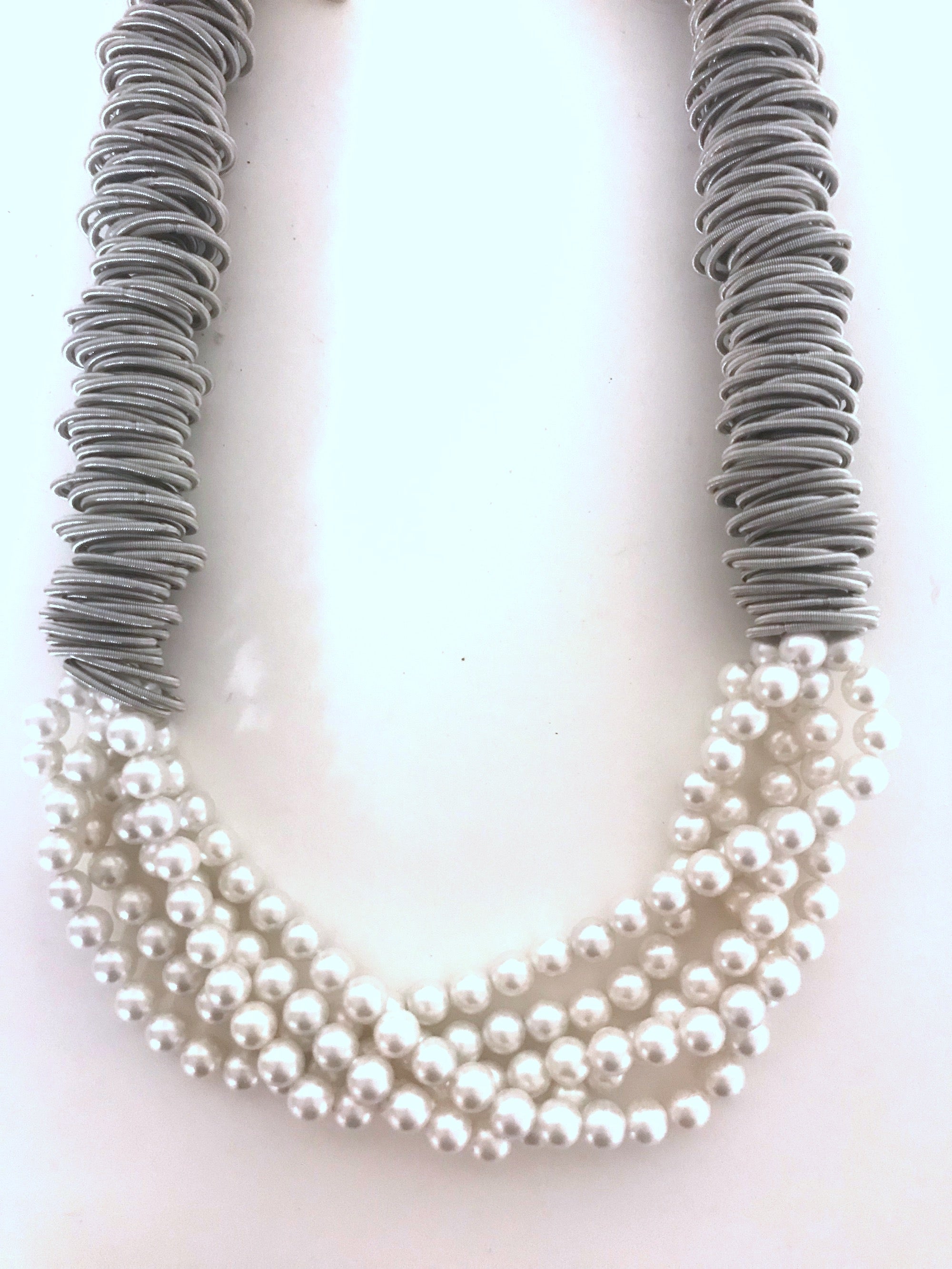 Chunky 2025 pearl necklace